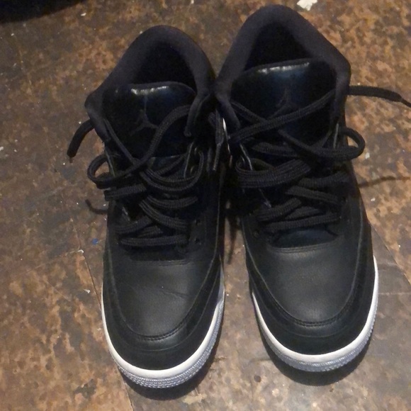 black jordans with white sole